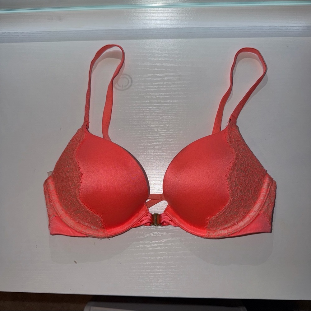 VS Coral Lace Trim Push-Up Bra